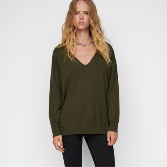 Lord & Taylor black merino wool V-neck relaxed fit sweater - Large NWT - Picture 1 of 6